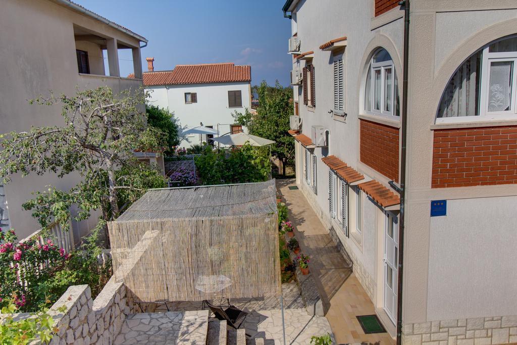 Apartment Nikolina Mali Lošinj Buitenkant foto